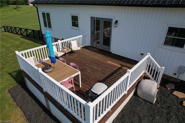 1004 Tilley Farm Road, Pinnacle, NC 27043