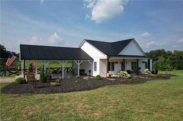 1004 Tilley Farm Road, Pinnacle, NC 27043