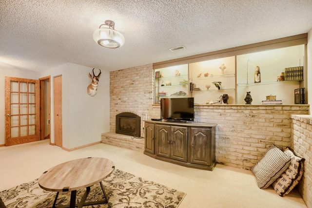 6715 Ashton Avenue NE, Fridley, MN 55432