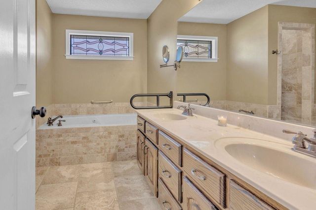 8052 SARA JANE LN, Bartlett, TN 38133