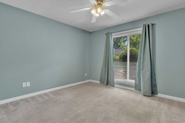 8052 SARA JANE LN, Bartlett, TN 38133