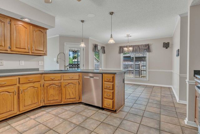 8052 SARA JANE LN, Bartlett, TN 38133