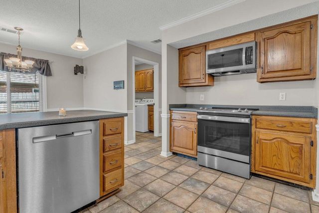 8052 SARA JANE LN, Bartlett, TN 38133