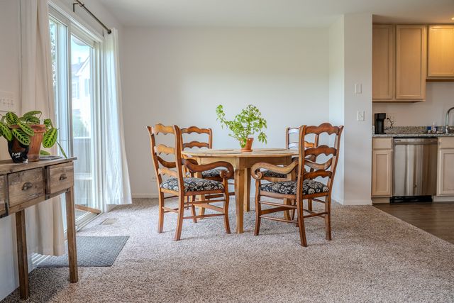 11623 Grand Canyon Avenue D, Huntley, IL 60142