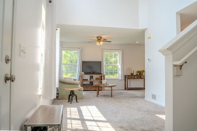 11623 Grand Canyon Avenue D, Huntley, IL 60142
