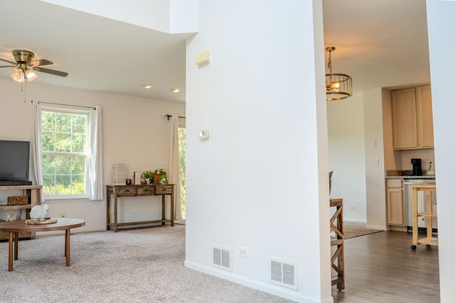 11623 Grand Canyon Avenue D, Huntley, IL 60142