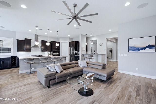 2828 E DONALD Drive, Phoenix, AZ 85050