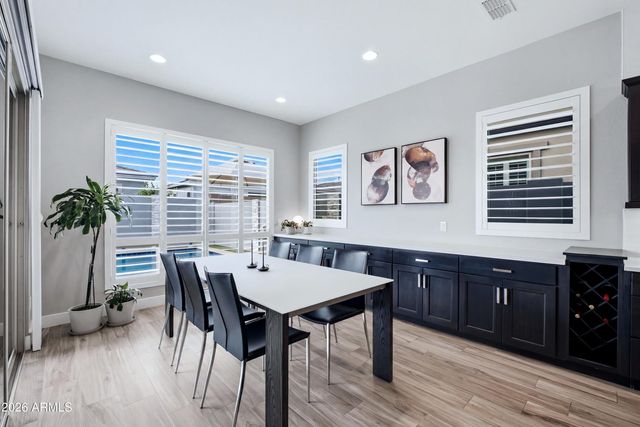 2828 E DONALD Drive, Phoenix, AZ 85050
