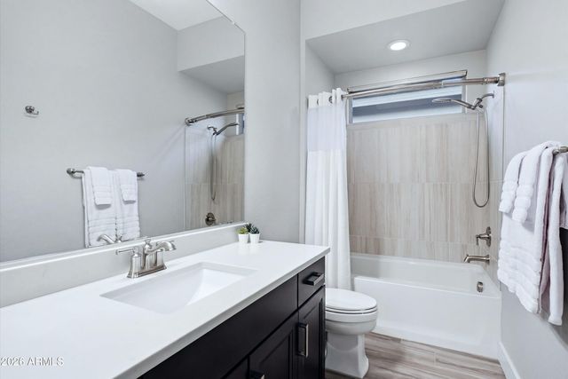2828 E DONALD Drive, Phoenix, AZ 85050