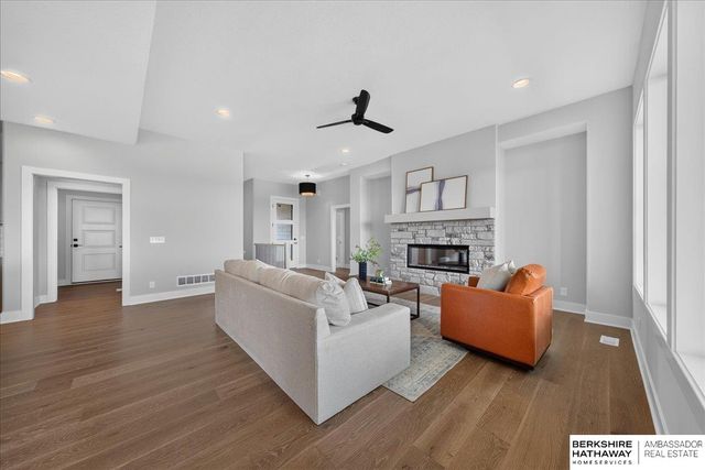 11317 S 191st Avenue, Gretna, NE 68028