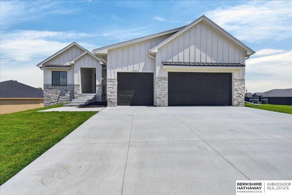 11317 S 191st Avenue, Gretna, NE 68028