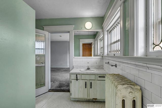 2144 Washington Street, Lincoln, NE 68502