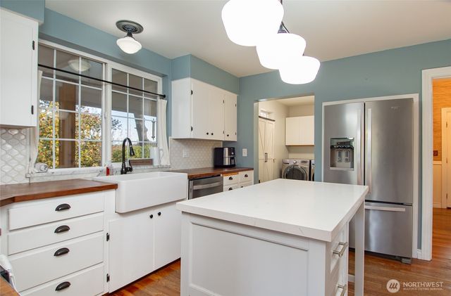 6084 Olson Road, Ferndale, WA 98248