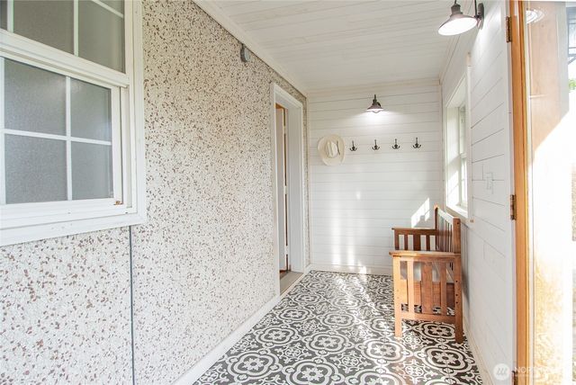 6084 Olson Road, Ferndale, WA 98248