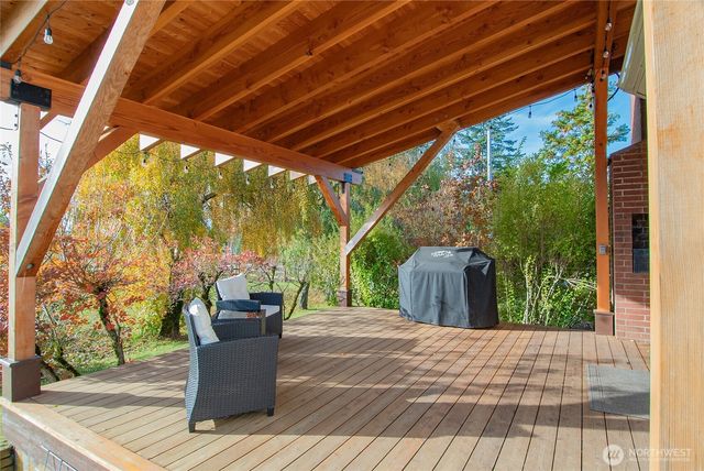 6084 Olson Road, Ferndale, WA 98248