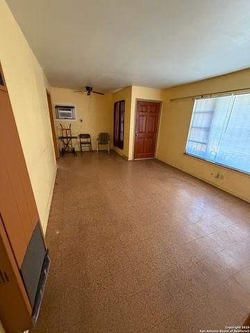 1718 kendalia, San Antonio, TX 78224