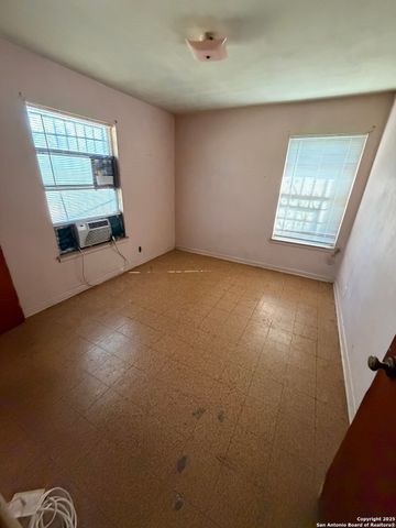 1718 kendalia, San Antonio, TX 78224