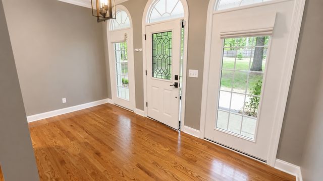 330 Fire Lake Dr, Manchester, TN 37355
