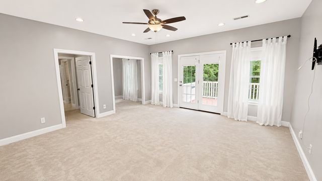 330 Fire Lake Dr, Manchester, TN 37355