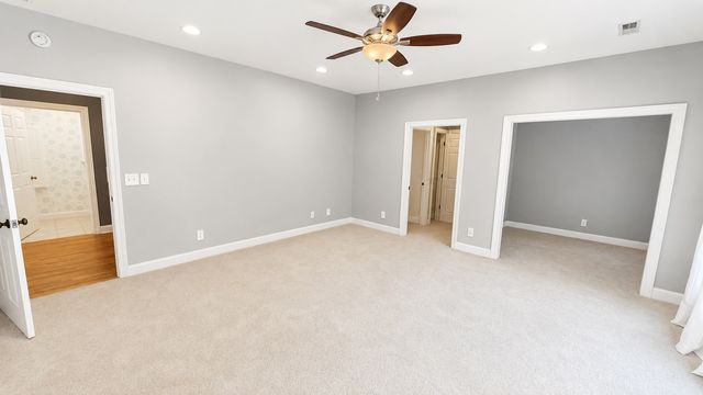 330 Fire Lake Dr, Manchester, TN 37355