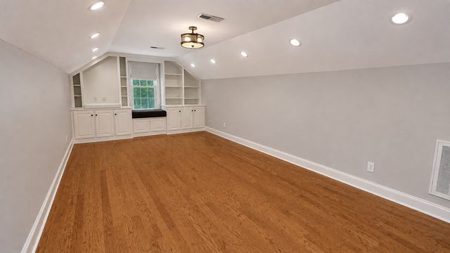 330 Fire Lake Dr, Manchester, TN 37355