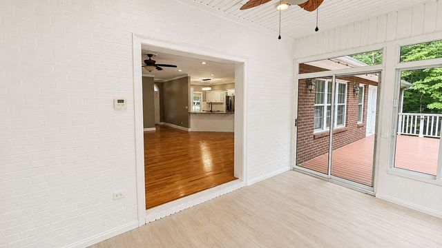 330 Fire Lake Dr, Manchester, TN 37355