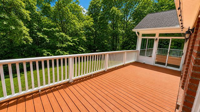 330 Fire Lake Dr, Manchester, TN 37355