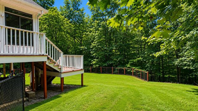 330 Fire Lake Dr, Manchester, TN 37355