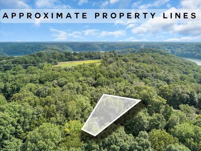 330 Fire Lake Dr, Manchester, TN 37355