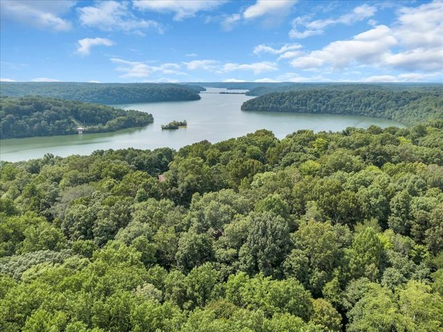 330 Fire Lake Dr, Manchester, TN 37355