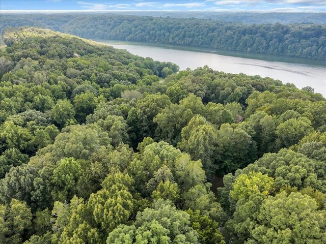 330 Fire Lake Dr, Manchester, TN 37355