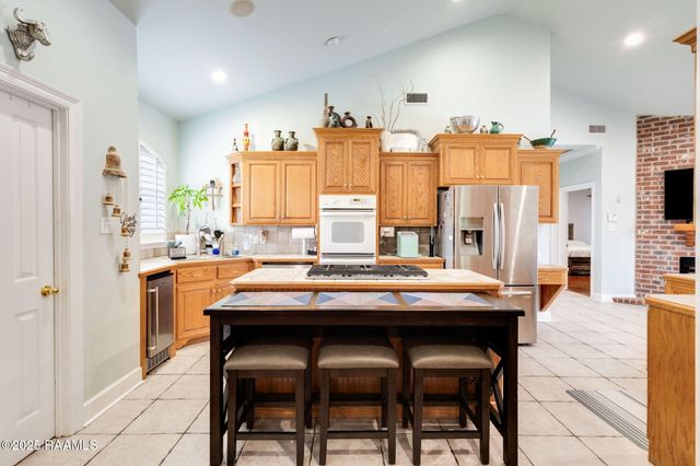 102 Lockeport Circle, Lafayette, LA 70508