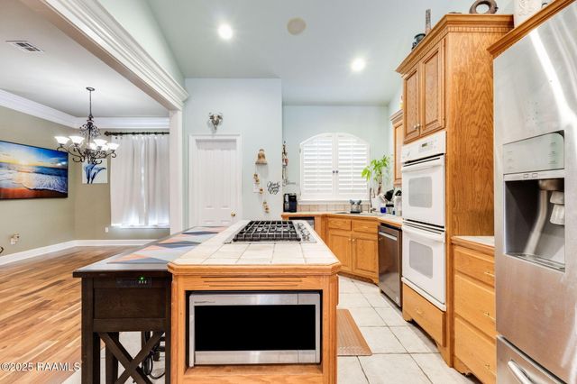102 Lockeport Circle, Lafayette, LA 70508