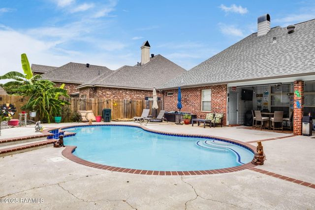 102 Lockeport Circle, Lafayette, LA 70508