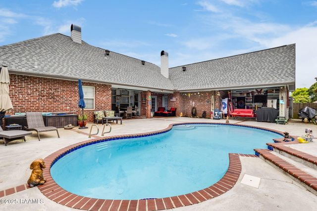 102 Lockeport Circle, Lafayette, LA 70508