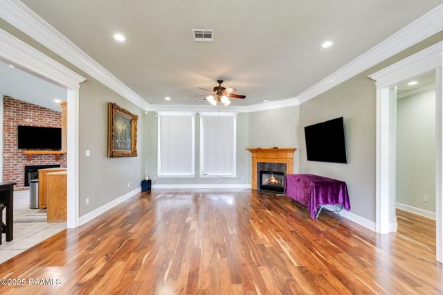 102 Lockeport Circle, Lafayette, LA 70508