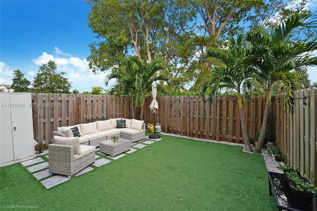 12453 NW 23rd Ct, Miami, FL 33167