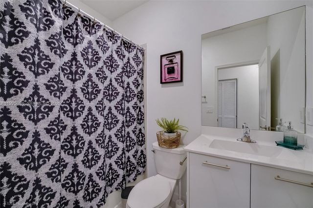 12453 NW 23rd Ct, Miami, FL 33167