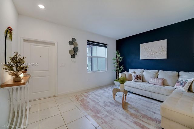 12453 NW 23rd Ct, Miami, FL 33167