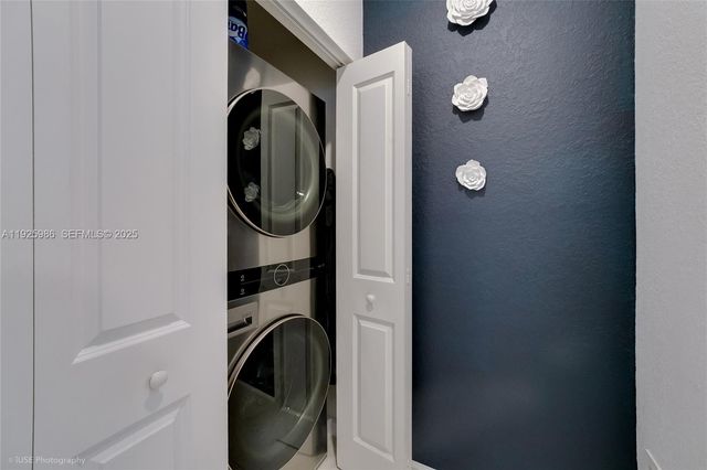 12453 NW 23rd Ct, Miami, FL 33167