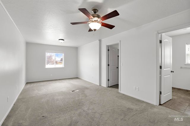 1215 Quail St, Twin Falls, ID 83301
