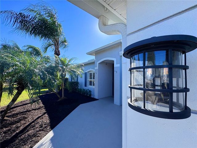 153 SW 37th Dr SW Drive SW, Vero Beach, FL 32968