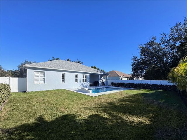 153 SW 37th Dr SW Drive SW, Vero Beach, FL 32968
