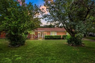 202 N Summit Street, Red Oak, TX 75154