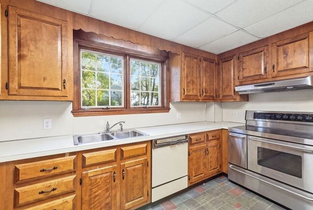 929 S Franklin St., Holbrook, MA 02343