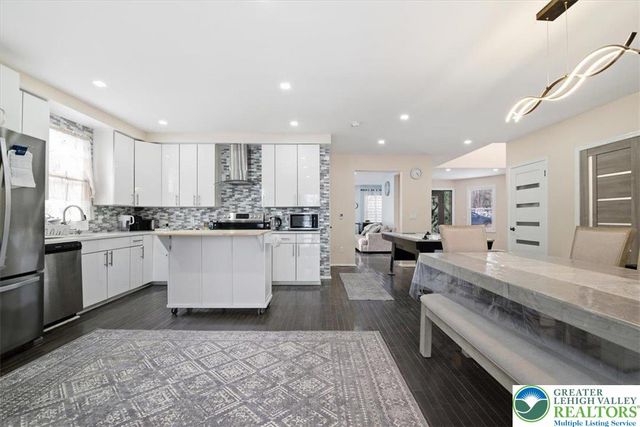 7814 Lake Shore Drive, Coolbaugh Twp, PA 18347