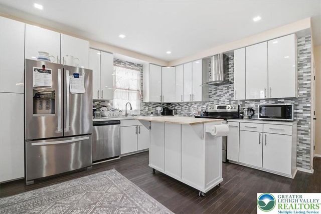 7814 Lake Shore Drive, Coolbaugh Twp, PA 18347