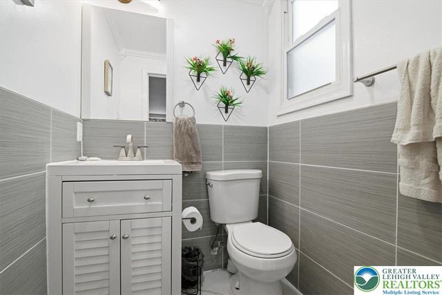 7814 Lake Shore Drive, Coolbaugh Twp, PA 18347