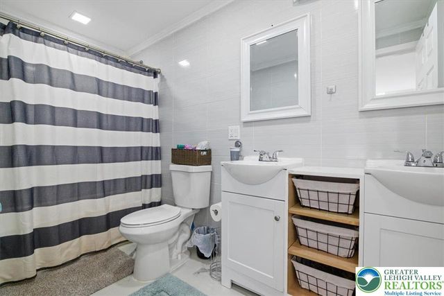 7814 Lake Shore Drive, Coolbaugh Twp, PA 18347