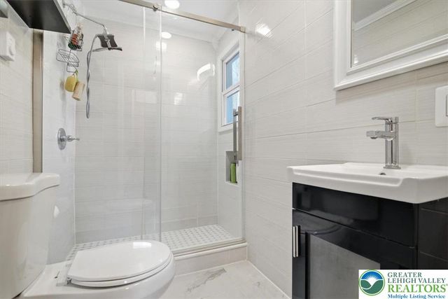 7814 Lake Shore Drive, Coolbaugh Twp, PA 18347